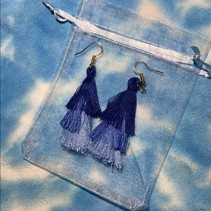 Fun earrings !! With three tones of blue